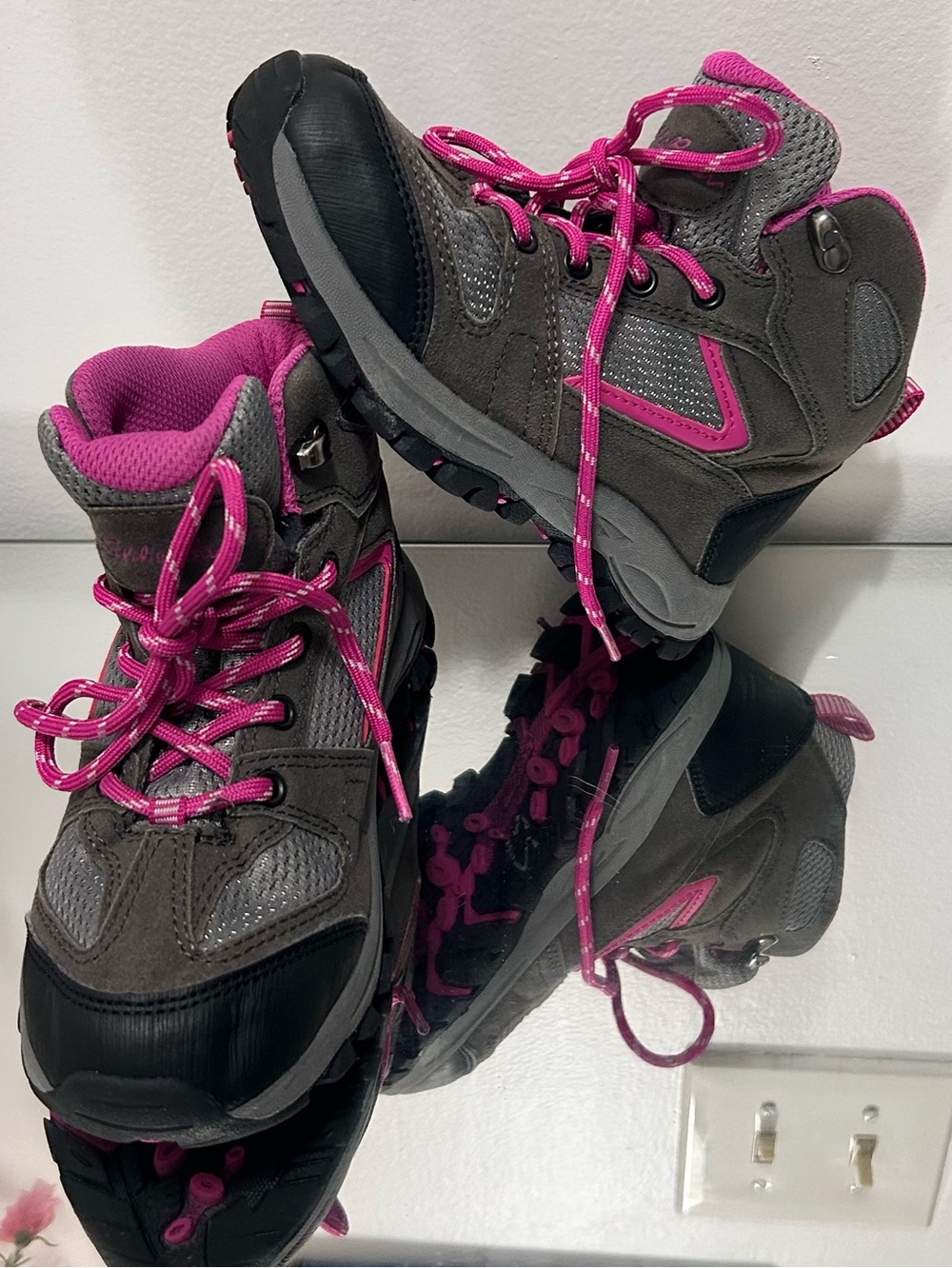 Eddie Bauer Trail Hiking Boots Women’s Size 1 Gray Pink Outdoor Trek
